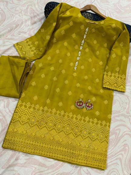 Doria Winter Cotton Chikenkari Embd Shirt+trouzer - Image 5