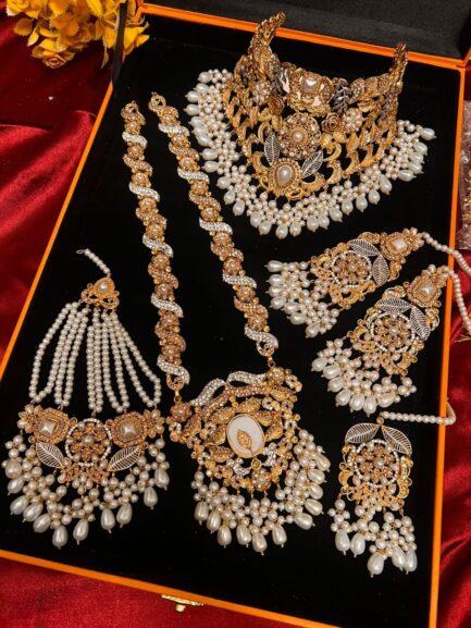 Jewelry - Image 3