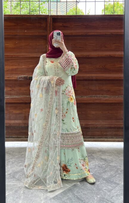 Party wear - Image 6