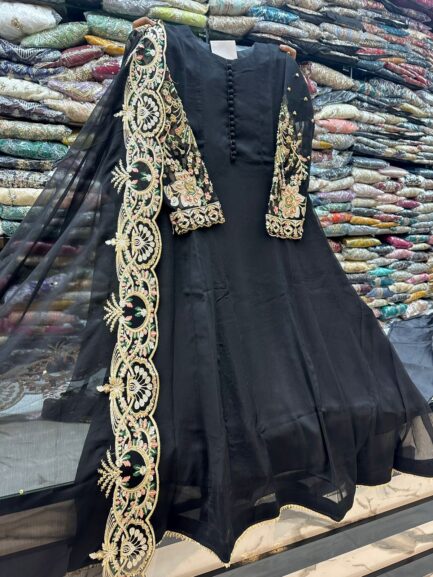 Weeding wear - Image 14