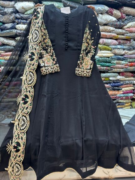 Weeding wear - Image 21