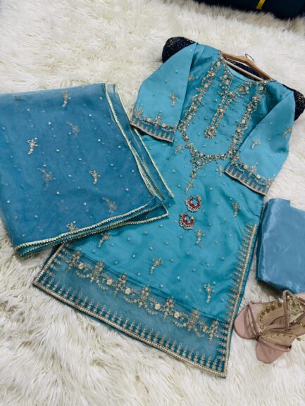 Weeding wear - Image 4