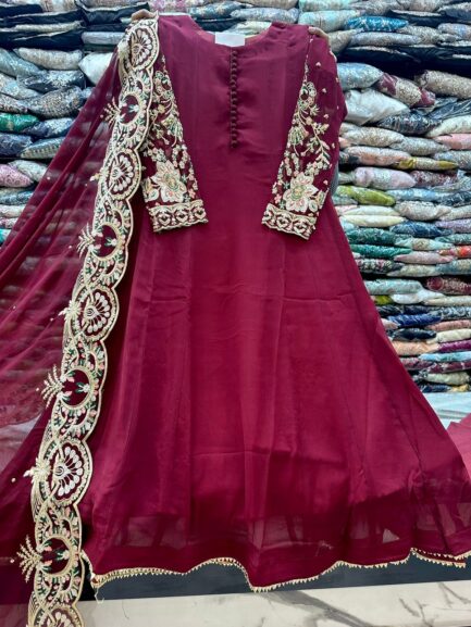 Weeding wear - Image 10