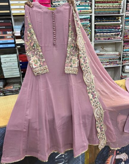 Weeding wear - Image 16