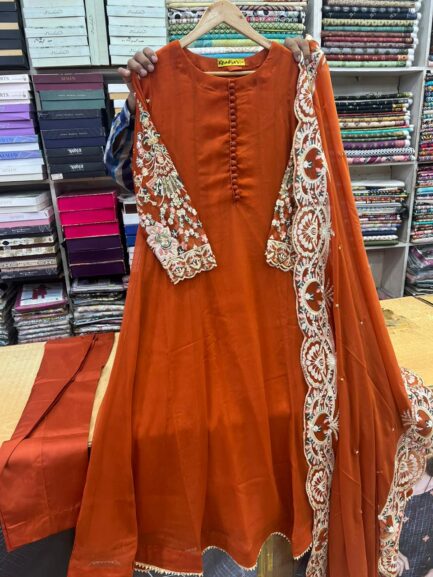 Weeding wear - Image 12