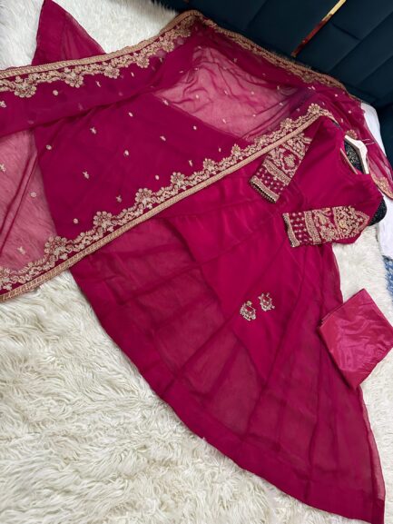 Weeding wear - Image 9