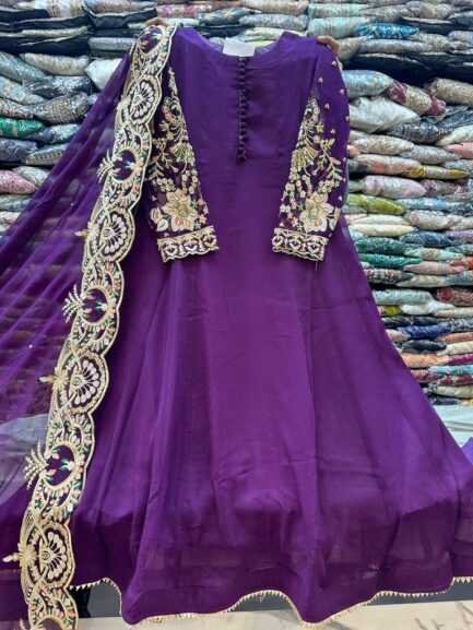 Weeding wear - Image 8