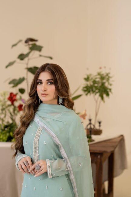 Weeding wear - Image 21