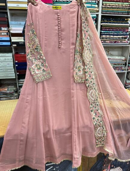 Weeding wear - Image 15
