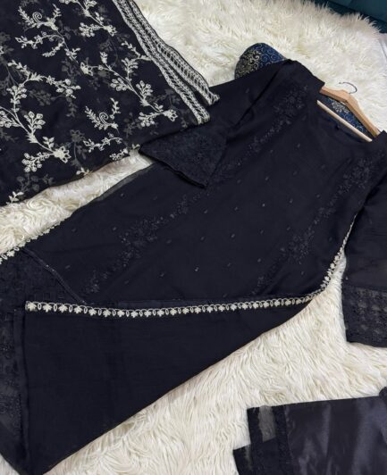 Party wear - Image 8