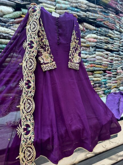 Weeding wear - Image 5