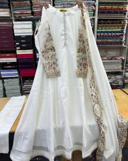 Weeding wear - Image 13