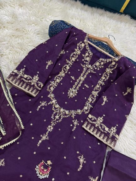 Weeding wear - Image 9
