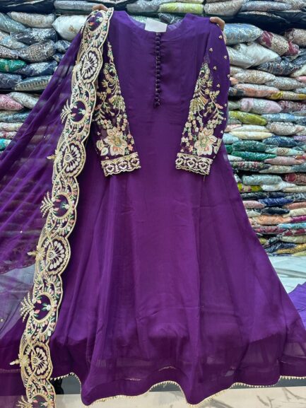 Weeding wear - Image 19