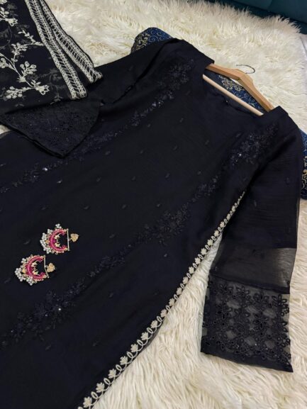 Party wear - Image 3